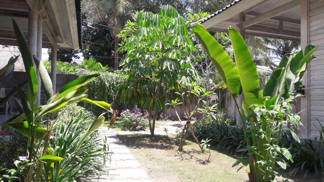 Vista Huts Lembongan Hotel Bagian luar foto