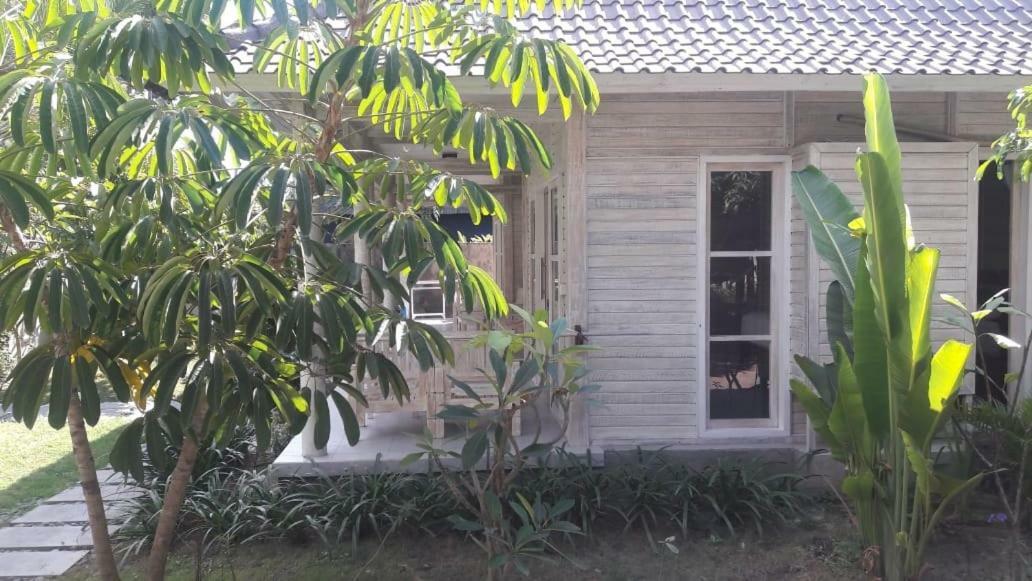 Vista Huts Lembongan Hotel Bagian luar foto